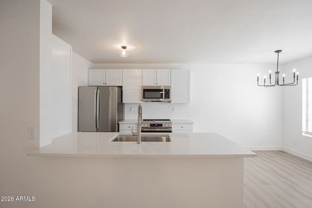2910 W MARCONI Avenue 117, Phoenix, AZ 85053