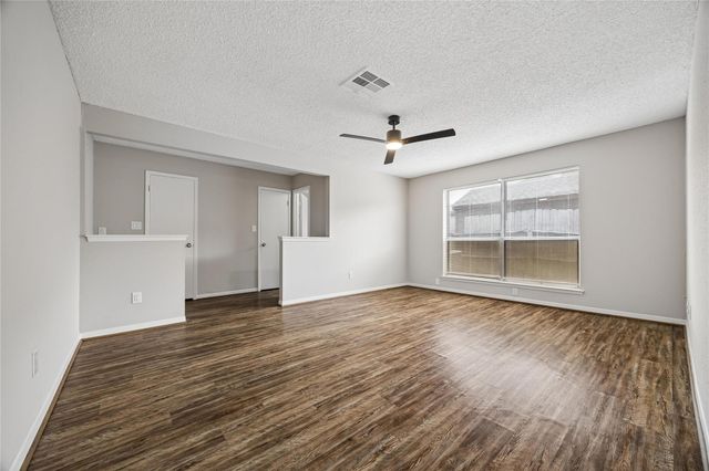 6527 Briar Glade Drive, Houston, TX 77072