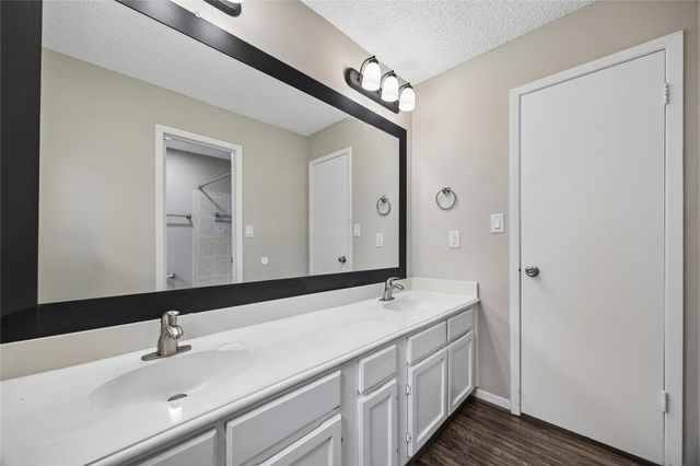 6527 Briar Glade Drive, Houston, TX 77072