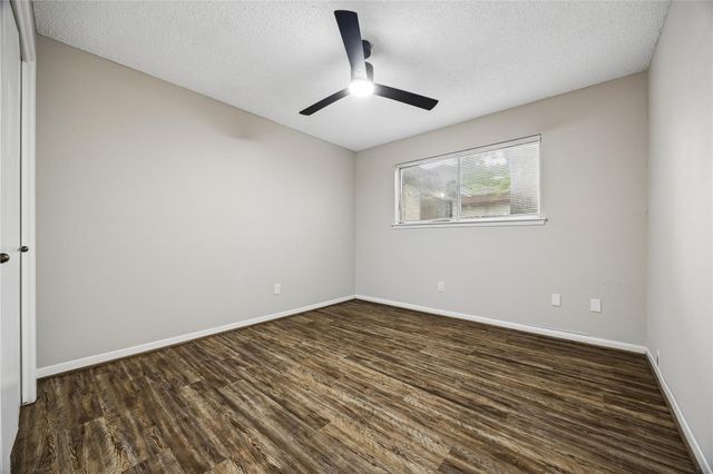 6527 Briar Glade Drive, Houston, TX 77072