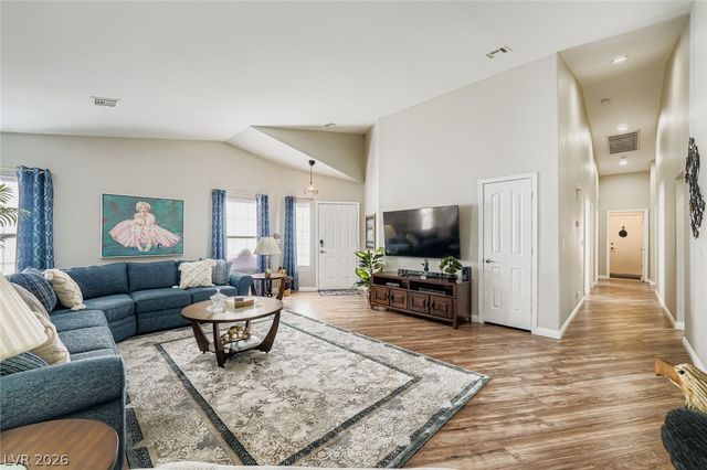 10059 Oak Creek Canyon Avenue, Las Vegas, NV 89147