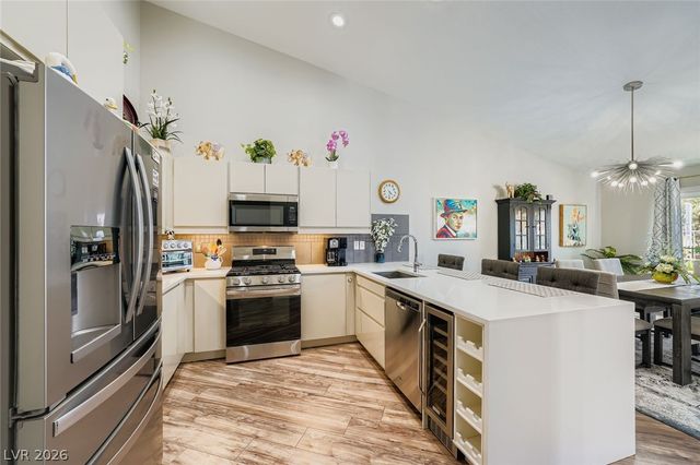 10059 Oak Creek Canyon Avenue, Las Vegas, NV 89147