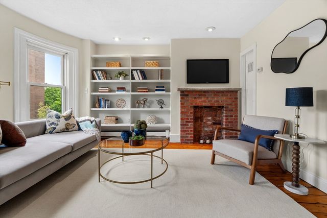 88 W Springfield St 3, Boston, MA 02118