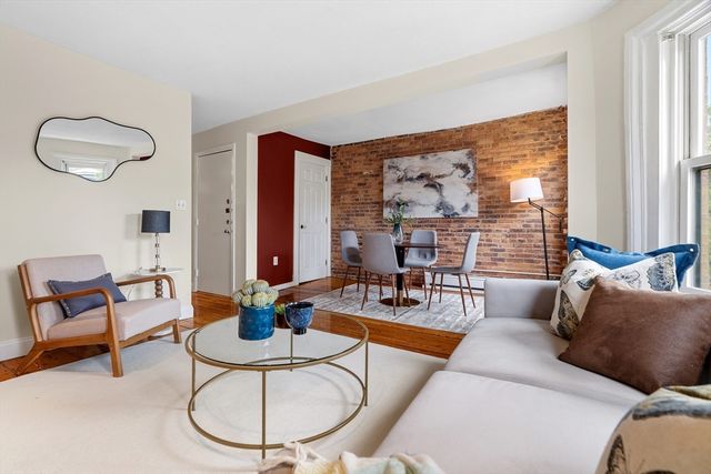 88 W Springfield St 3, Boston, MA 02118