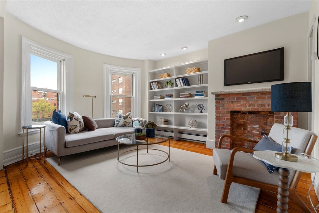 88 W Springfield St 3, Boston, MA 02118