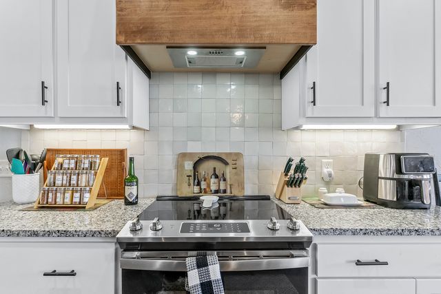 1103 S Brooks Avenue, Ozark, MO 65721