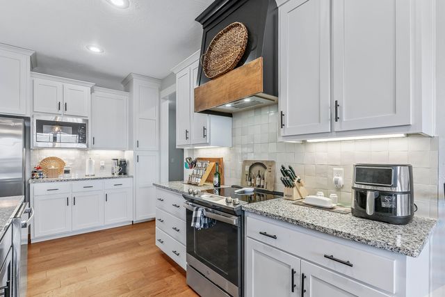 1103 S Brooks Avenue, Ozark, MO 65721