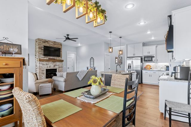 1103 S Brooks Avenue, Ozark, MO 65721