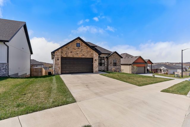 1103 S Brooks Avenue, Ozark, MO 65721