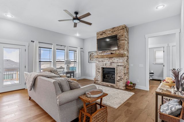 1103 S Brooks Avenue, Ozark, MO 65721