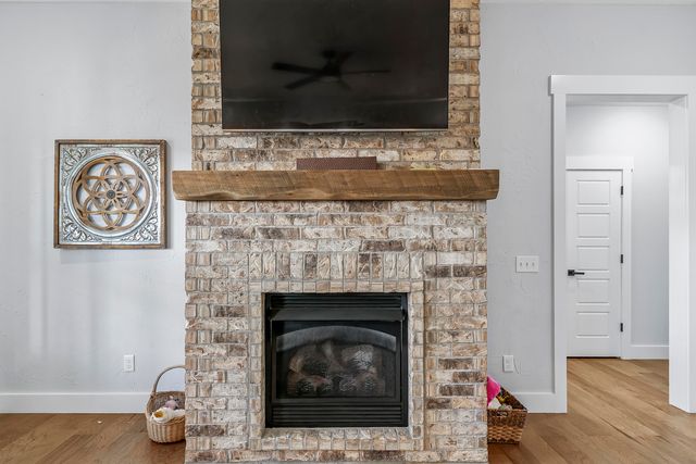 1103 S Brooks Avenue, Ozark, MO 65721