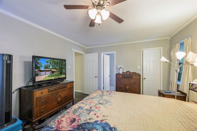 8619 Reva Street, Dallas, TX 75227