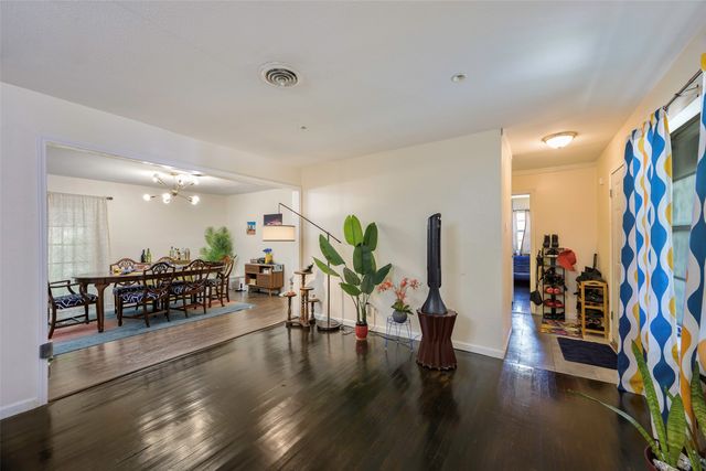 8619 Reva Street, Dallas, TX 75227