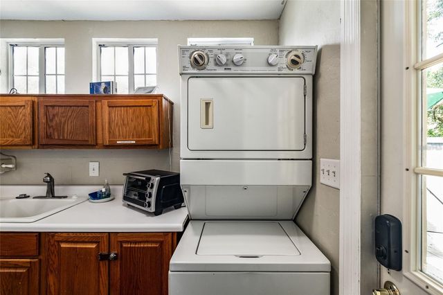 1203 NW 12TH AVENUE, Gainesville, FL 32601
