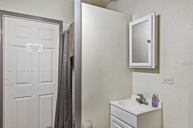 1203 NW 12TH AVENUE, Gainesville, FL 32601