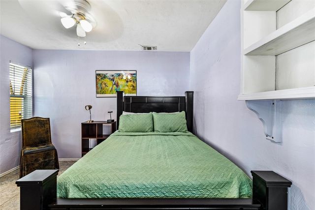 1203 NW 12TH AVENUE, Gainesville, FL 32601