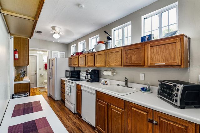 1203 NW 12TH AVENUE, Gainesville, FL 32601