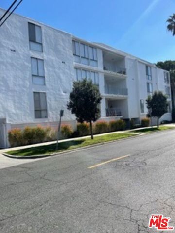 9297 BURTON Way 3, Beverly Hills, CA 90210