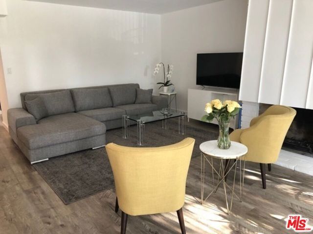 9297 BURTON Way 3, Beverly Hills, CA 90210