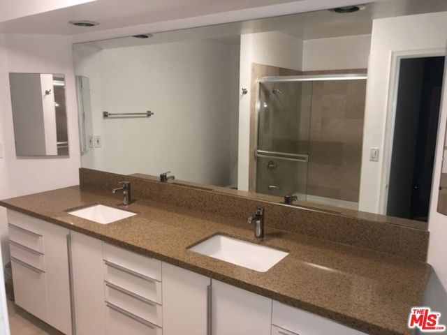9297 BURTON Way 3, Beverly Hills, CA 90210