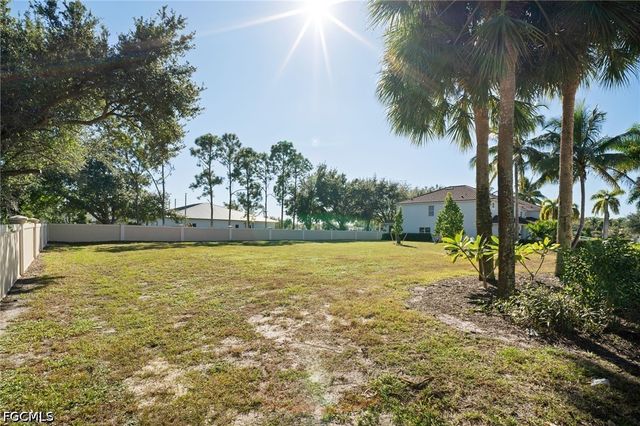 8535 athena CT, Lehigh Acres, FL 33971