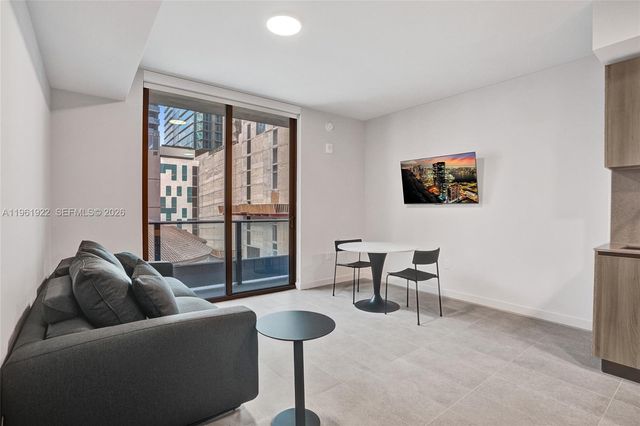 121 NE 5th Street 807, Miami, FL 33132