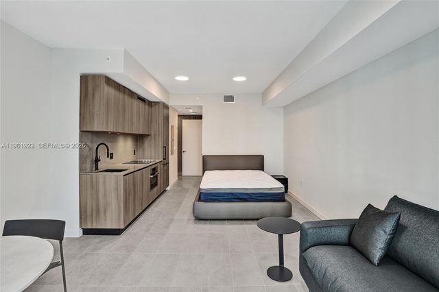 121 NE 5th Street 807, Miami, FL 33132