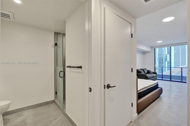 121 NE 5th Street 807, Miami, FL 33132