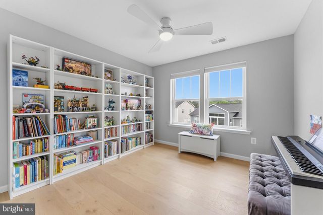 159 ABRAMS POINTE BLVD, Winchester, VA 22602
