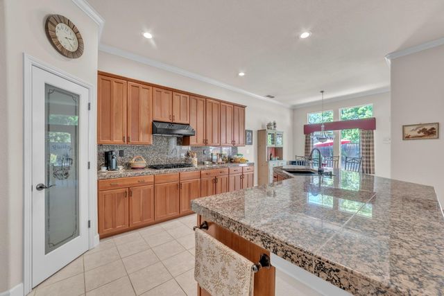 1548 Broder Cir, Folsom, CA 95630