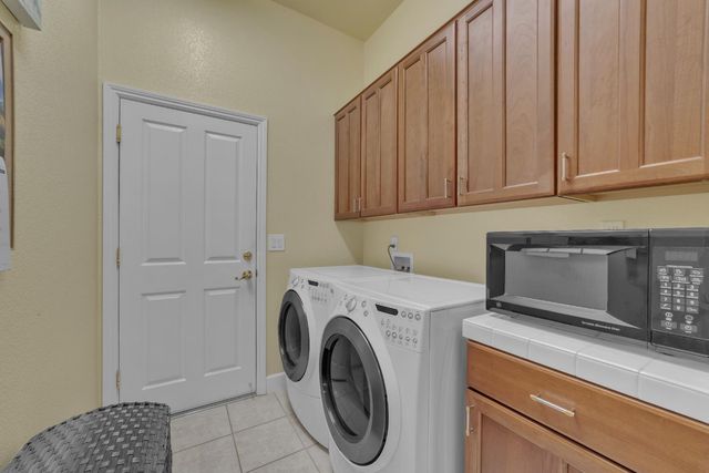 1548 Broder Cir, Folsom, CA 95630