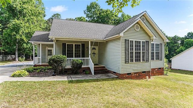 709 Old Castle Drive, Randleman, NC 27317