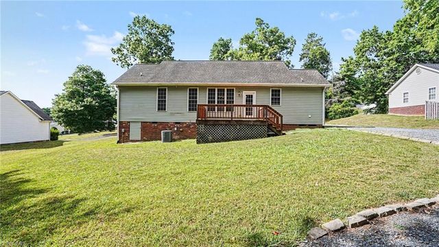 709 Old Castle Drive, Randleman, NC 27317