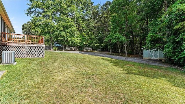 709 Old Castle Drive, Randleman, NC 27317