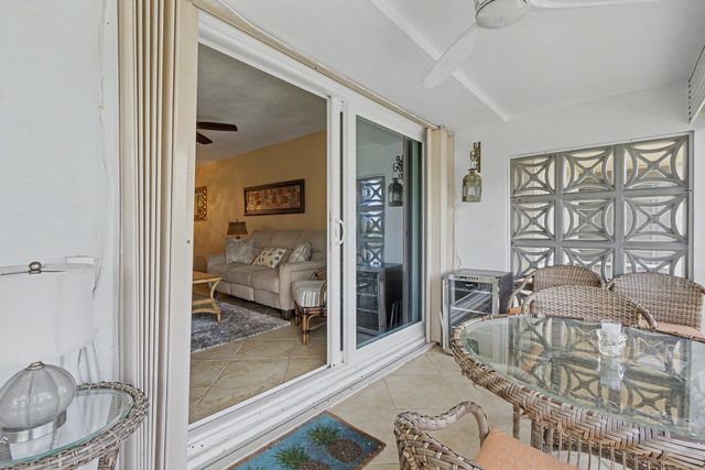298 SE 6th Avenue 18, Pompano Beach, FL 33060