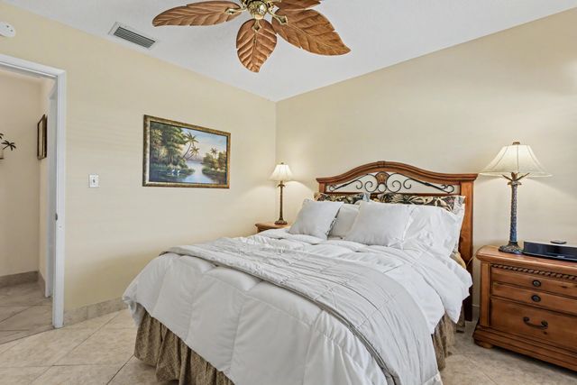 298 SE 6th Avenue 18, Pompano Beach, FL 33060