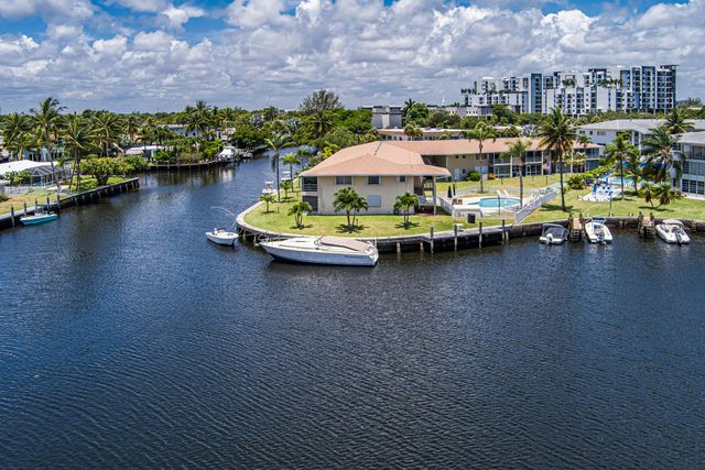 298 SE 6th Avenue 18, Pompano Beach, FL 33060