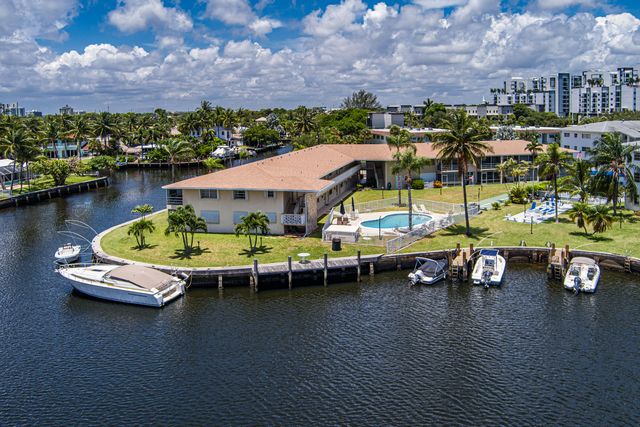 298 SE 6th Avenue 18, Pompano Beach, FL 33060