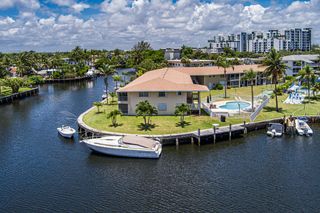 298 SE 6th Avenue 18, Pompano Beach, FL 33060