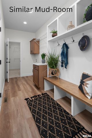 4711 WILLOW Circle, Davenport, IA 52806