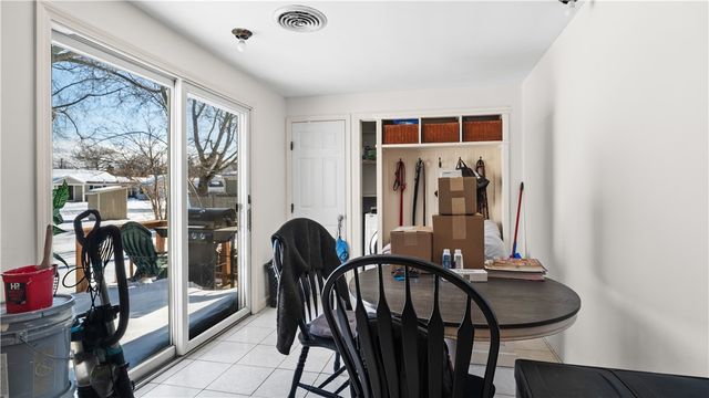 71 Bent Road, East Providence, RI 02916