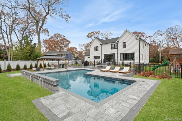 18 Timberpoint Road, East Islip, NY 11730