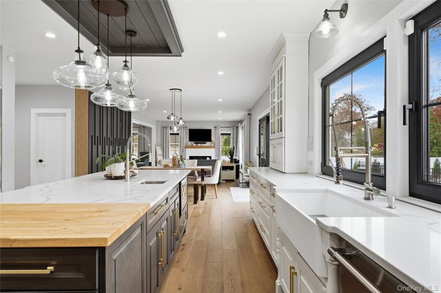 18 Timberpoint Road, East Islip, NY 11730