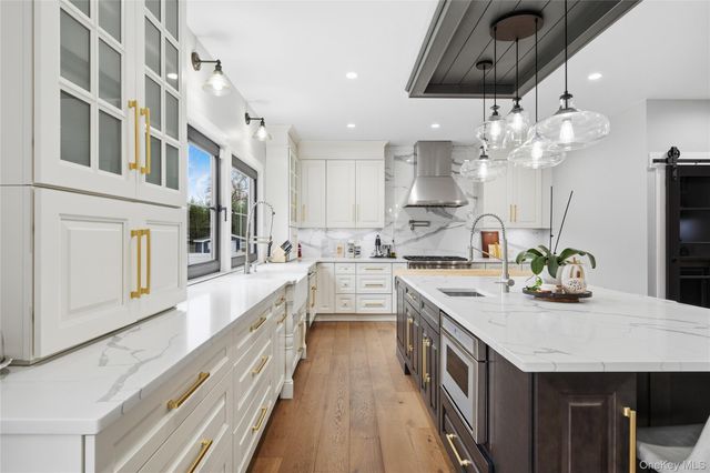 18 Timberpoint Road, East Islip, NY 11730