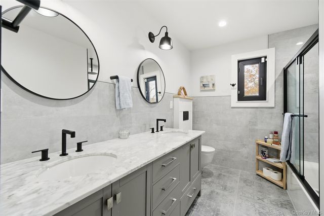 18 Timberpoint Road, East Islip, NY 11730