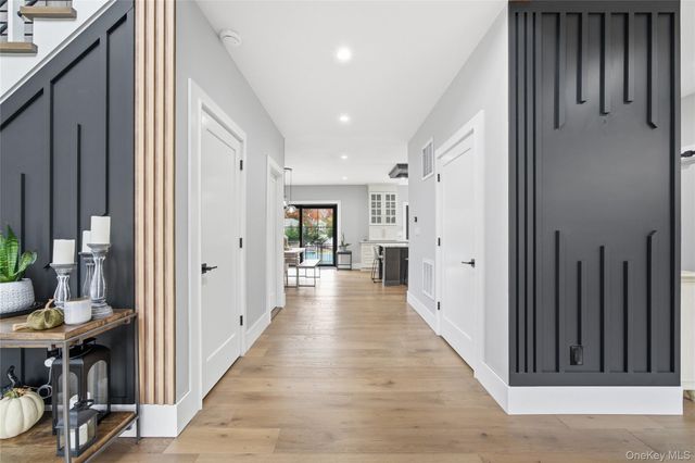 18 Timberpoint Road, East Islip, NY 11730