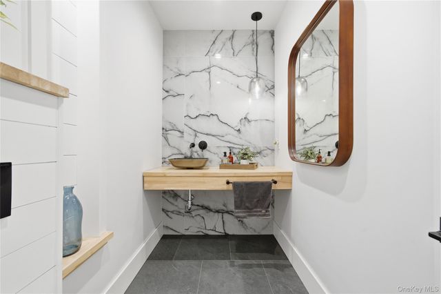 18 Timberpoint Road, East Islip, NY 11730