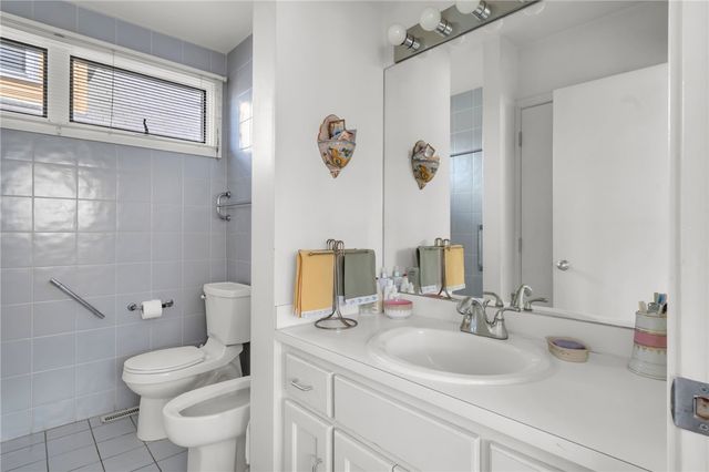 137 University Avenue, Providence, RI 02906