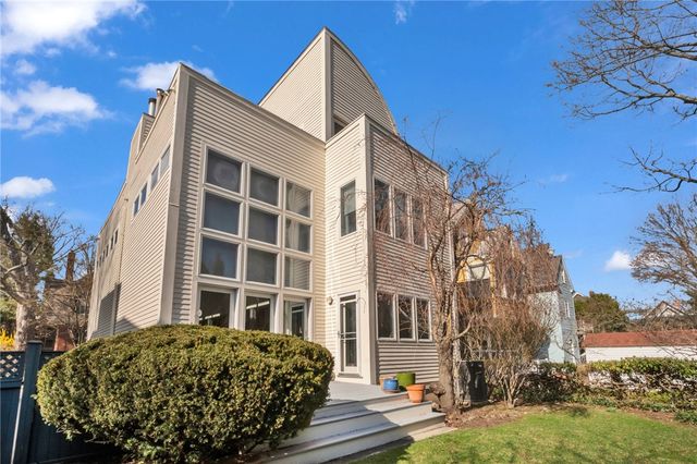 137 University Avenue, Providence, RI 02906