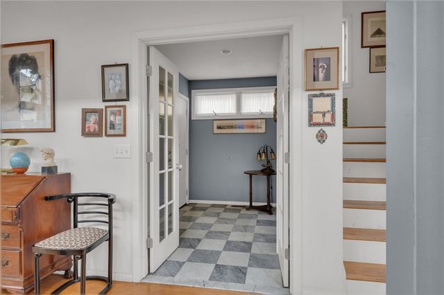 137 University Avenue, Providence, RI 02906